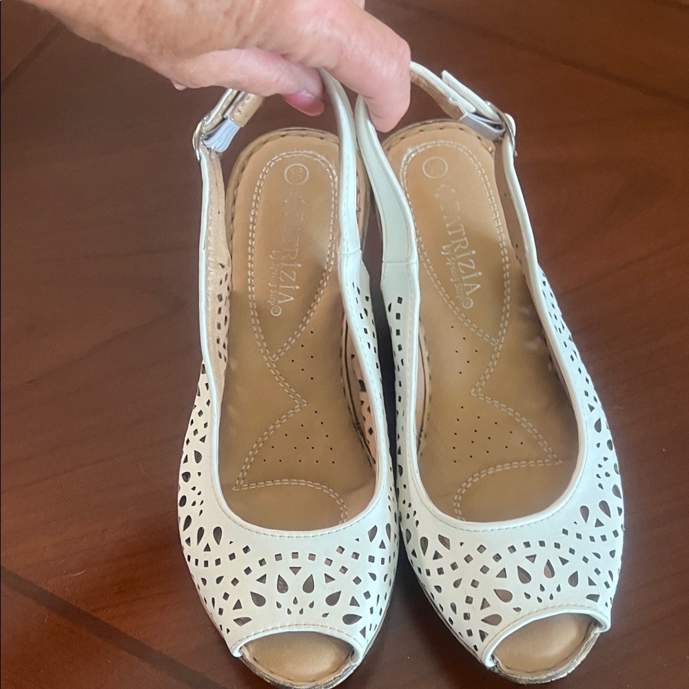 Arche Cream Cutout Peep-Toe Heels